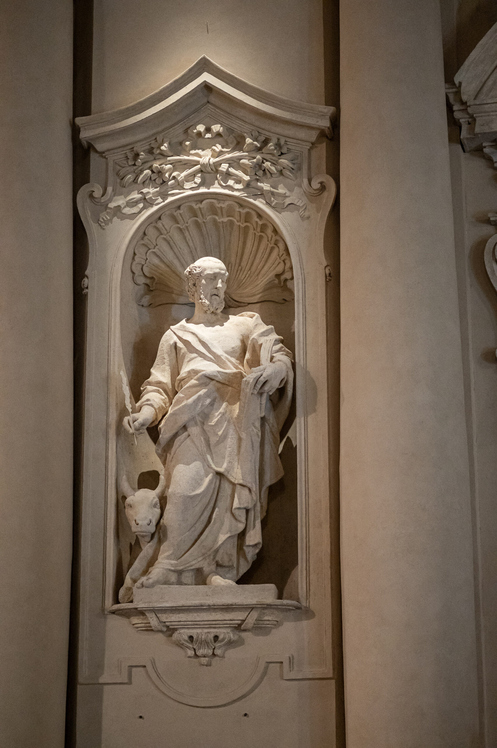 2. Detail of the statue of Evangelist Luke